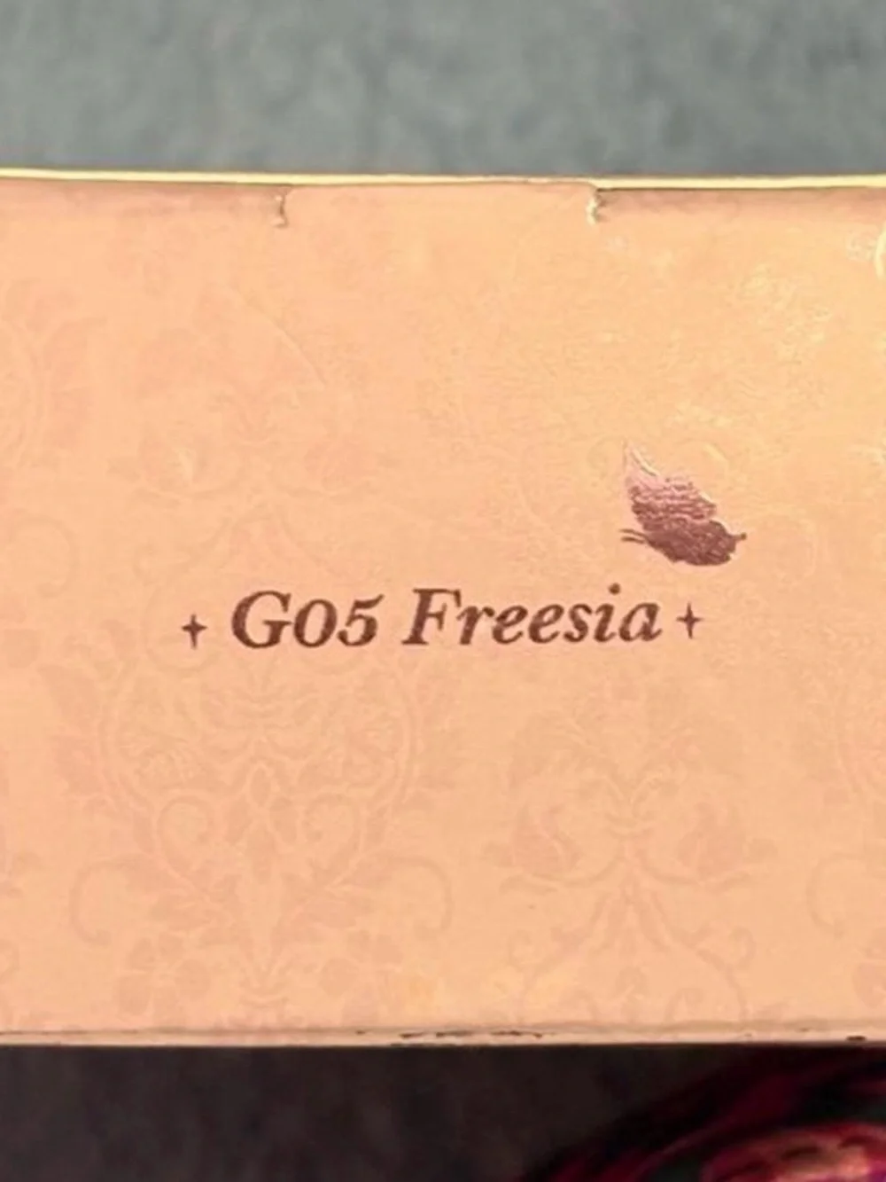 Midsummer Fairytales Coating Lip Lacquer - shade G05 Freesia